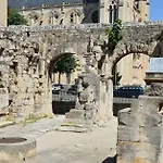 Le Saint Baudile 80sqm Parking Ac Church View Appartement