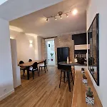 Le Saint Baudile 80sqm Parking Ac Church View Appartement *