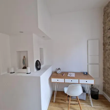 Le Saint Baudile 80sqm Parking Ac Church View Apartment *