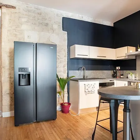 Le Saint Baudile 80sqm Parking Ac Church View