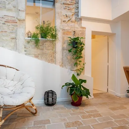 Apartment Le Saint Baudile 80sqm Parking Ac Church View