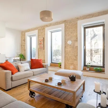 Apartment Le Saint Baudile 80sqm Parking Ac Church View