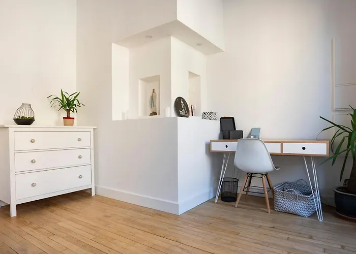 Le Saint Baudile 80sqm Parking Ac Church View