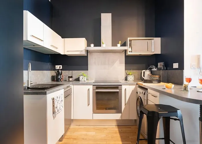 Le Saint Baudile 80sqm Parking Ac Church View