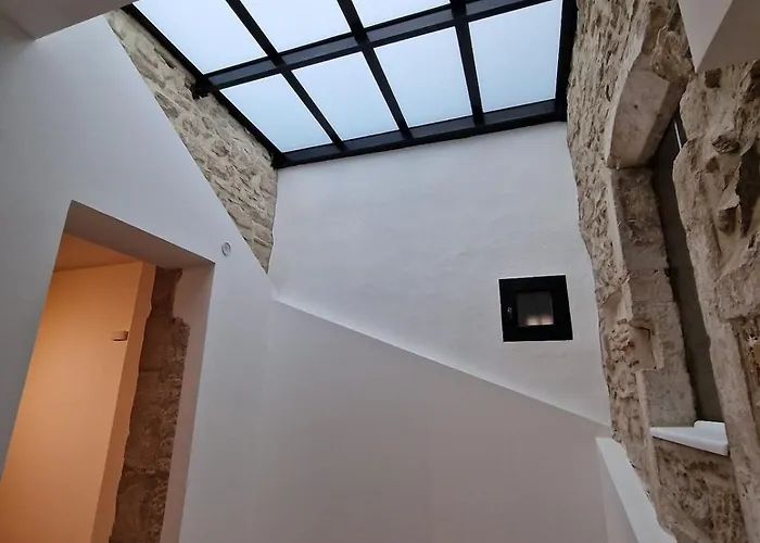 Le Saint Baudile 80sqm Parking Ac Church View *