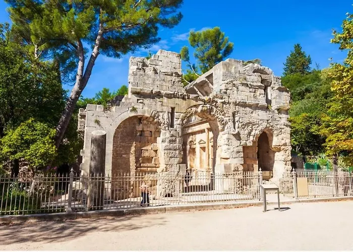 Lägenhet Le Saint Baudile 80sqm Parking Ac Church View