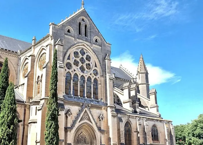 Le Saint Baudile 80sqm Parking Ac Church View *