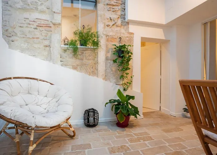 Lägenhet Le Saint Baudile 80sqm Parking Ac Church View