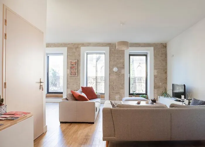 Le Saint Baudile 80sqm Parking Ac Church View Lägenhet