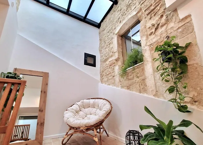 Le Saint Baudile 80sqm Parking Ac Church View *