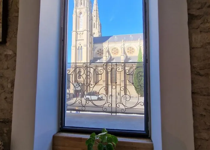 Le Saint Baudile 80sqm Parking Ac Church View Lägenhet