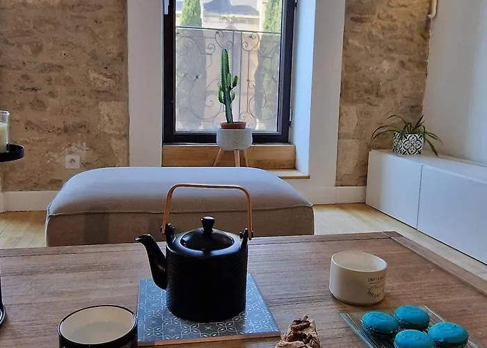 Lägenhet Le Saint Baudile 80sqm Parking Ac Church View Nîmes