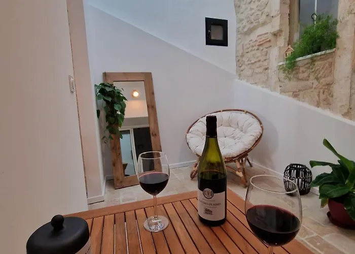 Lägenhet Le Saint Baudile 80sqm Parking Ac Church View